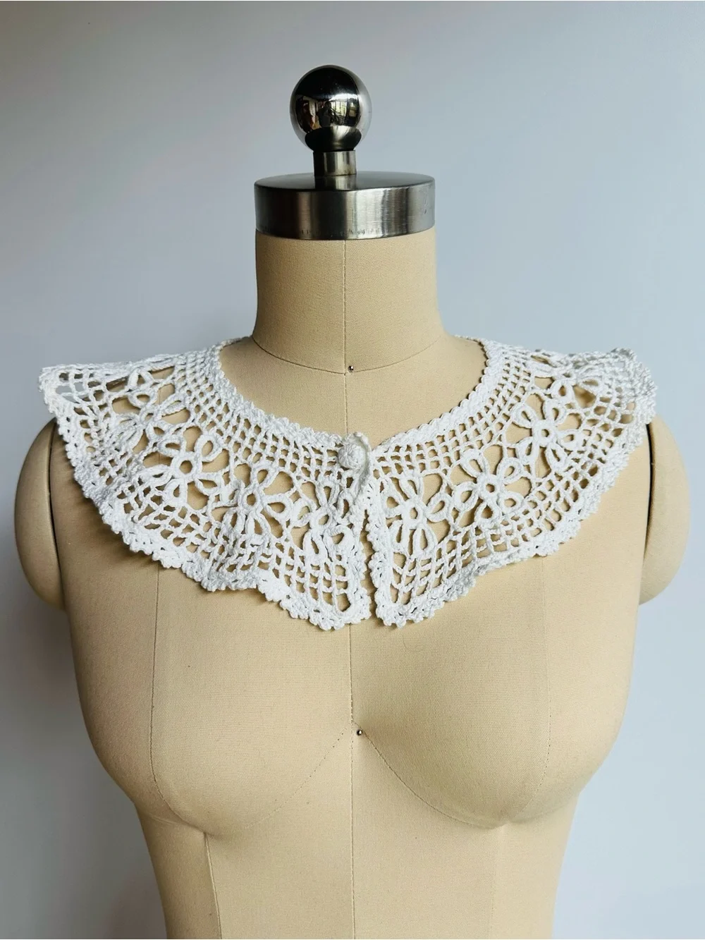 Vintage Handmade Crochet Lace Collar Floral Peter Pan Detachable Statement Boho